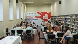 15 Yaş Altına Sosyal Medya D&uuml;zenlemesi Geliyor: T&Uuml;RGEV&rsquo;in Zorbalığı Engelle Projesi Yeniden G&uuml;ndemde