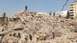 152 Kişiye Mezara D&ouml;n&uuml;şen Olayda, Palmiye Sitesi'nin Yıkımına İlişkin 3 Kamu G&ouml;revlisi Hakkında Dava A&ccedil;ıldı