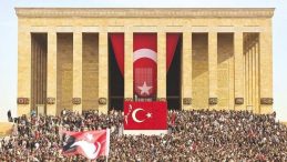 2025&rsquo;te 8.242.170 ziyaret&ccedil;i&hellip; Ge&ccedil;en yıl da Ata&rsquo;ya koştuk