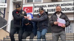 27 Yıl H&uuml;k&uuml;mle Aranıyordu: Pazarcılık Yapan Şahıs Tezgah Başında Yakalandı