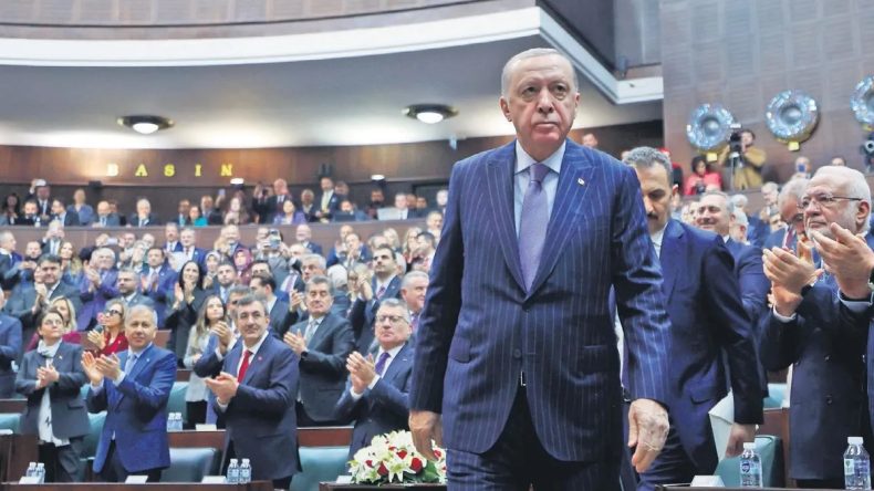 3 Vekil AK Parti'ye İltisak Etti