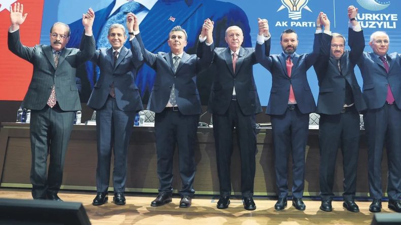 4 Belediye Başkanı AK Parti'ye Katılım G&ouml;sterdi