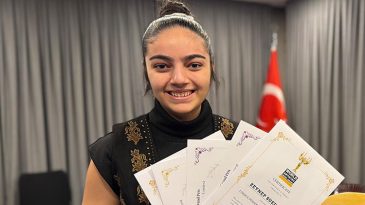 5 Yaşında Bağlama &Ccedil;almayı &Ouml;ğrendi | Liseli Zeynep Uluslararası D&uuml;zeyde 9 &Ouml;d&uuml;l Kazandı