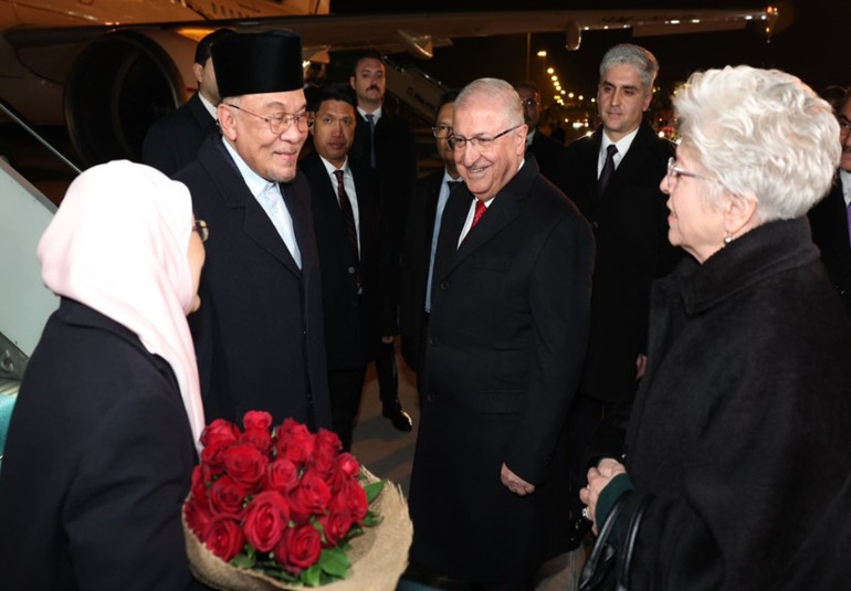 Bakan Güler ve Malezya Başbakanı İbrahim'in karşılaşması