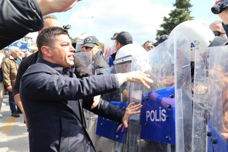 Protesto sırasında yaşanan olay