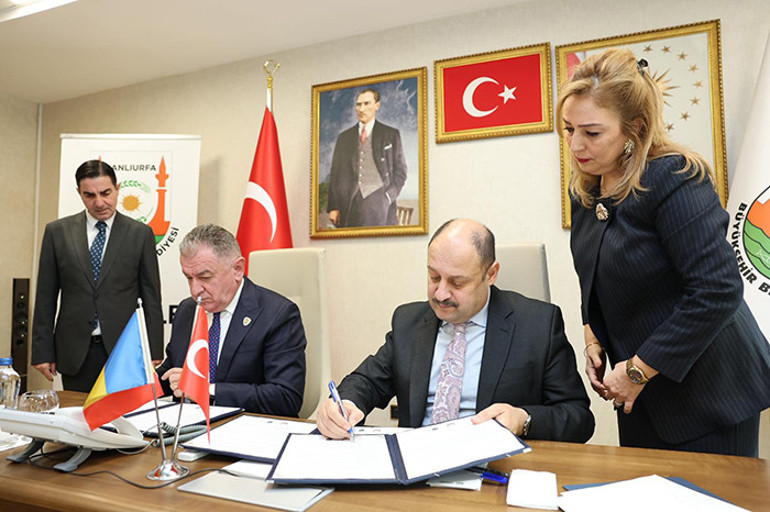 Şanlıurfa ve Pitești İmzaları