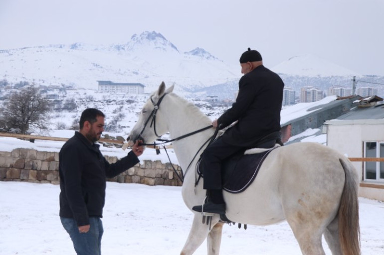 Ata Binen Şevki Kanak