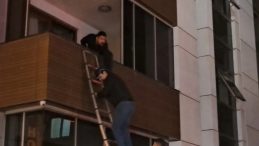 7 Katlı Otelde Yangın: 8 Kişi Hastaneye Kaldırıldı