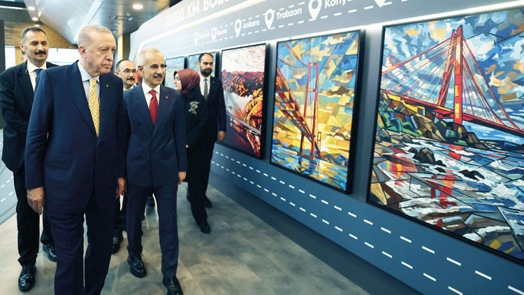 77 İli Birbirine Bağlayan B&ouml;l&uuml;nm&uuml;ş Yolda 30 Bininci Kilometre