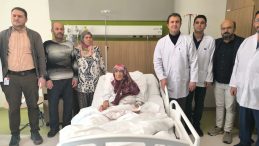 87 Yaşındaki Nineye Başarılı Ameliyat: Karnından Dev Ur &Ccedil;ıktı