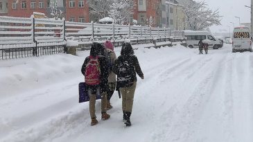 9 İl İ&ccedil;in Sarı Kodlu Uyarı: Eğitime Kar Engeli!