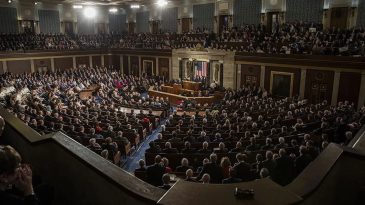ABD Senatosu&rsquo;ndan Trump&rsquo;ın Venezuela&rsquo;daki Askeri G&uuml;&ccedil; Kullanımına Engel Olma Girişimi!