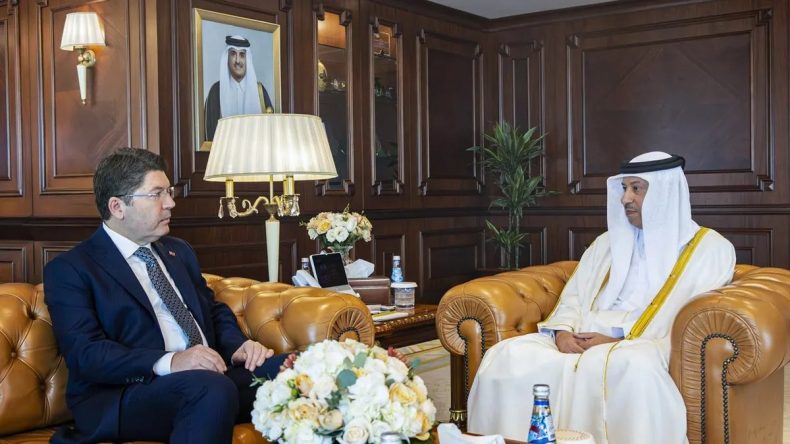 Adalet Bakanı Yılmaz Tun&ccedil;, Katar Başsavcısı Al Nuaimi ile G&ouml;r&uuml;şme Ger&ccedil;ekleştirdi