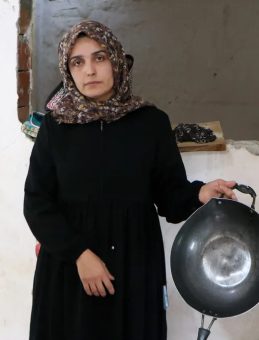 Adana'da Eski Eş Korku Sa&ccedil;tı: Eve Zorla Girdi ve Eşyaları Dağıttı!