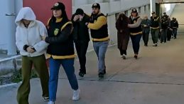 Adana'da Masaj Salonlarına Fuhuş Baskını: 14 G&ouml;zaltı, 12 Kadın Kurtarıldı