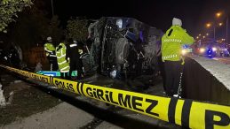 Adana'da Yolcu Otob&uuml;s&uuml; Devrildi: 8 Yaralı