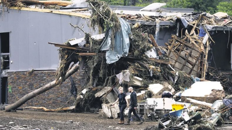 Afet Sonrası &Ouml;vg&uuml;ye Değer Kıyaslama