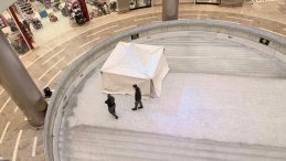 Afyonkarahisar'da Alışveriş Merkezinde Trajik Olay! 35 Yaşındaki Kadın Hayatını Kaybetti