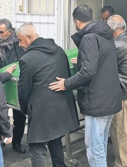 Aile Faciası: &Uuml;&ccedil; Kardeş Trafik Kazasında Hayatını Kaybetti