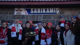 Aile ve Sosyal Hizmetler Bakanı G&ouml;ktaş "Sarıkamış Ekspresi"ni karşıladı