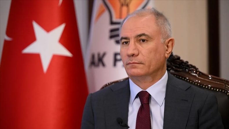 AK Parti'li Efkan Ala'dan &Ouml;zg&uuml;r &Ouml;zel'e Tepki: Kendi Siyasi İflasının İlanıdır