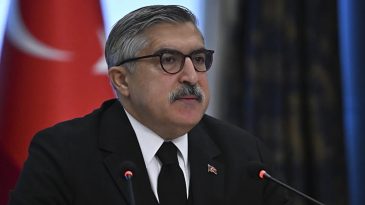AK Partili Yayman'dan &Ouml;zg&uuml;r &Ouml;zel'in İddialarına Sert Yanıt: Depremzede Şehrimize Ziyaretiniz &Ccedil;ok Gecikti!