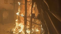 Aksaray'da Fabrika Yangını