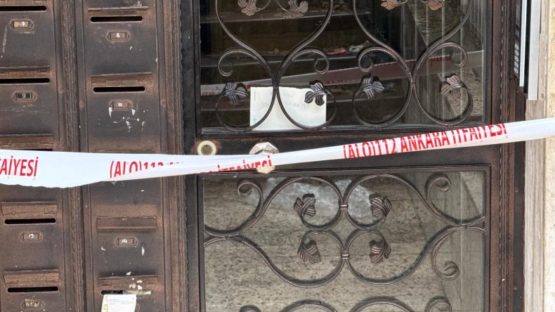 Ankara'da 5 Katlı Bina &Ccedil;&ouml;kme Tehlikesiyle Tahliye Edildi