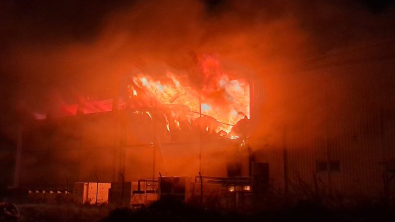 Antalya'da Soğuk Hava Deposunda Yangın &Ccedil;ıktı