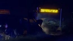 Arnavutk&ouml;y'de İETT Otob&uuml;s&uuml; Hafif Ticari Ara&ccedil;la &Ccedil;arpıştı: 1 &Ouml;l&uuml;, 1 Yaralı