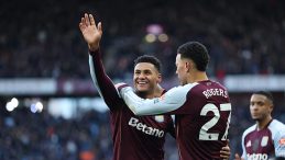 Aston Villa, Nottingham Forest&rsquo;ı 3 golle ge&ccedil;ti!