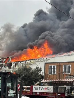 Ataşehir'de 4 Katlı İş Yeri Alev Alev