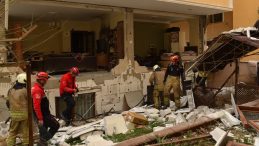 Ataşehir'de Doğalgaz Patlaması! Daire Savaş Alanına D&ouml;nd&uuml;