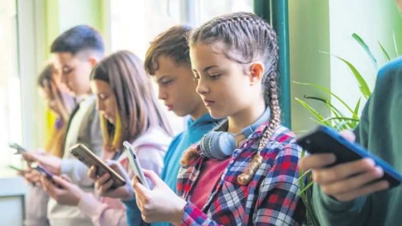 Avusturya’da 14 Yaş Altına Dijital Yasak Gündemde