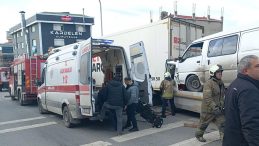 Bağcılar'da &Ccedil;ekici Kazası: 2 Kişi Yaralandı