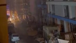 Bah&ccedil;elievler'de Yangın İle Ş&uuml;pheli &Ouml;l&uuml;m: Kimliği Belirsiz Erkek Cesedi Bulundu