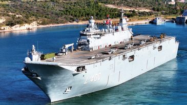 Bahriyeli Seyahate &Ccedil;ıktı