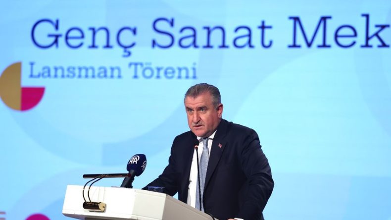 Bakan Bak, “Genç Sanat Mekan” Tanıtım Etkinliğine Katıldı