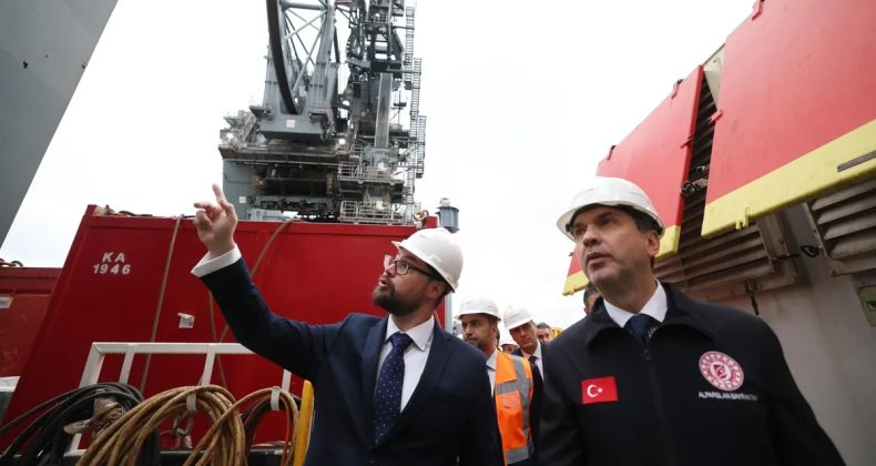 Bakan Bayraktar: Somali'de yapılacak sondajdan &uuml;mitvarız