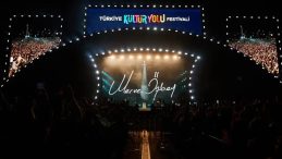 Bakan Ersoy 2026 T&uuml;rkiye K&uuml;lt&uuml;r Yolu Festivali &Ccedil;alışmalarını Resmen Başlattı: Bu Yıl 26 Şehirde Festival Var