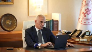 Bakan Ersoy Duyurdu: İstanbul'da Dizi ve Film &Ccedil;ekim Saatlerine Standart Getirildi