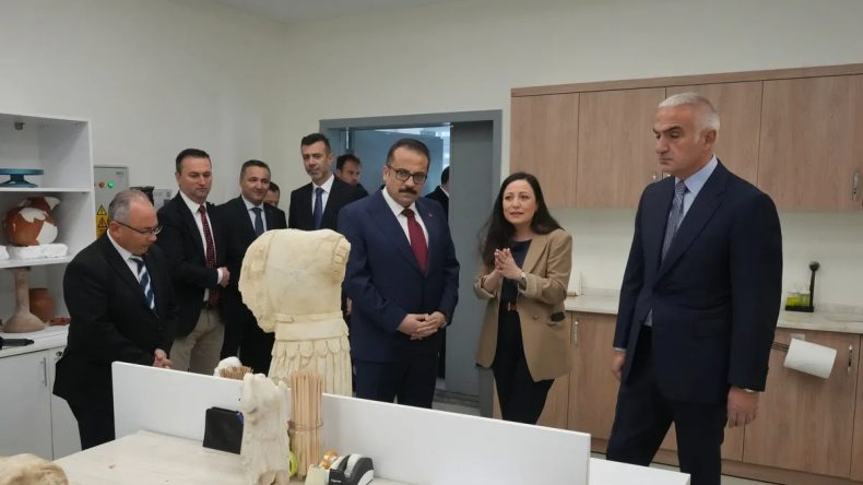 Bakan Ersoy: T&uuml;rkiye'ye İade Edilen Toplam Eser Sayısı 26 Bin 767 Oldu