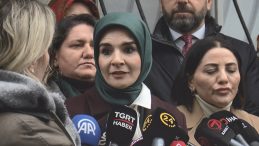 Bakan G&ouml;ktaş, Kreşte Şiddete Uğradığı Belirtilen &Ccedil;ocuğu Ziyaret Etti