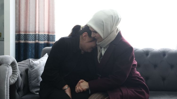 Bakan G&ouml;ktaş'tan &Ouml;ld&uuml;r&uuml;len Atlas'ın Ailesine Ziyaret