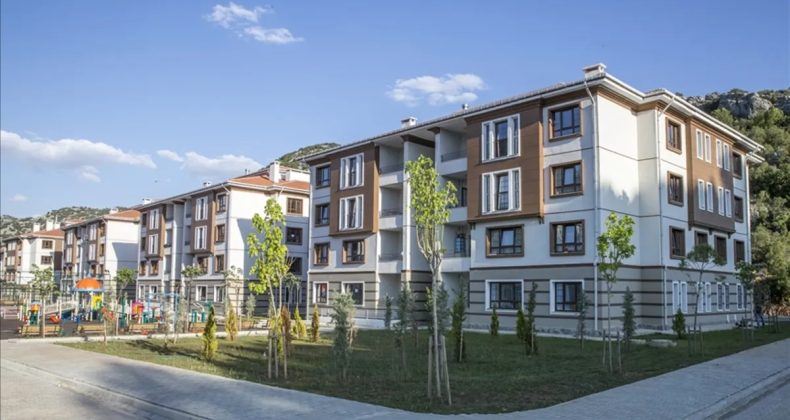 Bakan Kurum, Y&uuml;zyılın Konut Projesi'nde 19-25 Ocak Haftası Kura Takvimini A&ccedil;ıkladı