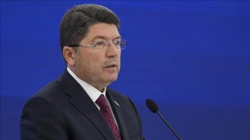 Bakan Tun&ccedil;'tan A&ccedil;ıklama: Bayrak Provokasyonunda 14 Kişi G&ouml;zaltına Alındı