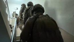 Bakan Yerlikaya A&ccedil;ıkladı! Mersin'de Yasa Dışı Bahis Operasyonu: Şaşırtan 1 Milyar 900 Milyon TL'lik Para Transferi Detayları!