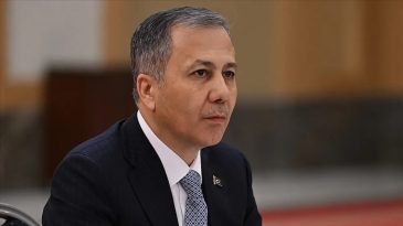 Bakan Yerlikaya Duyurdu: Su&ccedil; &Ouml;rg&uuml;tlerini &Ouml;v&uuml;c&uuml; ve Silahlı Paylaşımlar Yapan 325 Ş&uuml;pheli G&ouml;zaltına Alındı