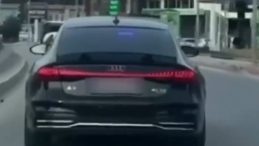 Bakan Yerlikaya Duyurdu: S&uuml;r&uuml;c&uuml;n&uuml;n Ehliyetine El Konuldu ve 414 Bin Lira Cezası Uygulandı