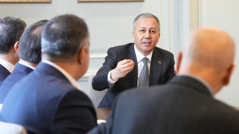 Bakan Yerlikaya, Ezidi Toplum Temsilcilerini Ağırladı